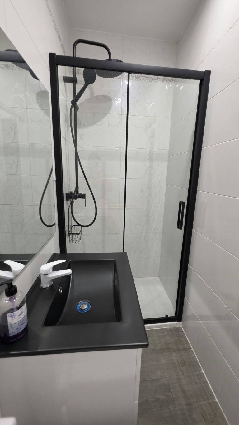 CASA INDEPENDIENTE CON 5 HABITACIONES ADAPTADA PARA ALQUILER DE HABITACIONES EN PARLA – ZONA CENTRO — Casalia Inmobiliaria, Parla (foto 36 de 47)