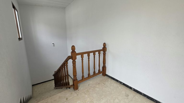 CASA INDEPENDIENTE CON 5 HABITACIONES ADAPTADA PARA ALQUILER DE HABITACIONES EN PARLA – ZONA CENTRO — Casalia Inmobiliaria, Parla (foto 38 de 47)