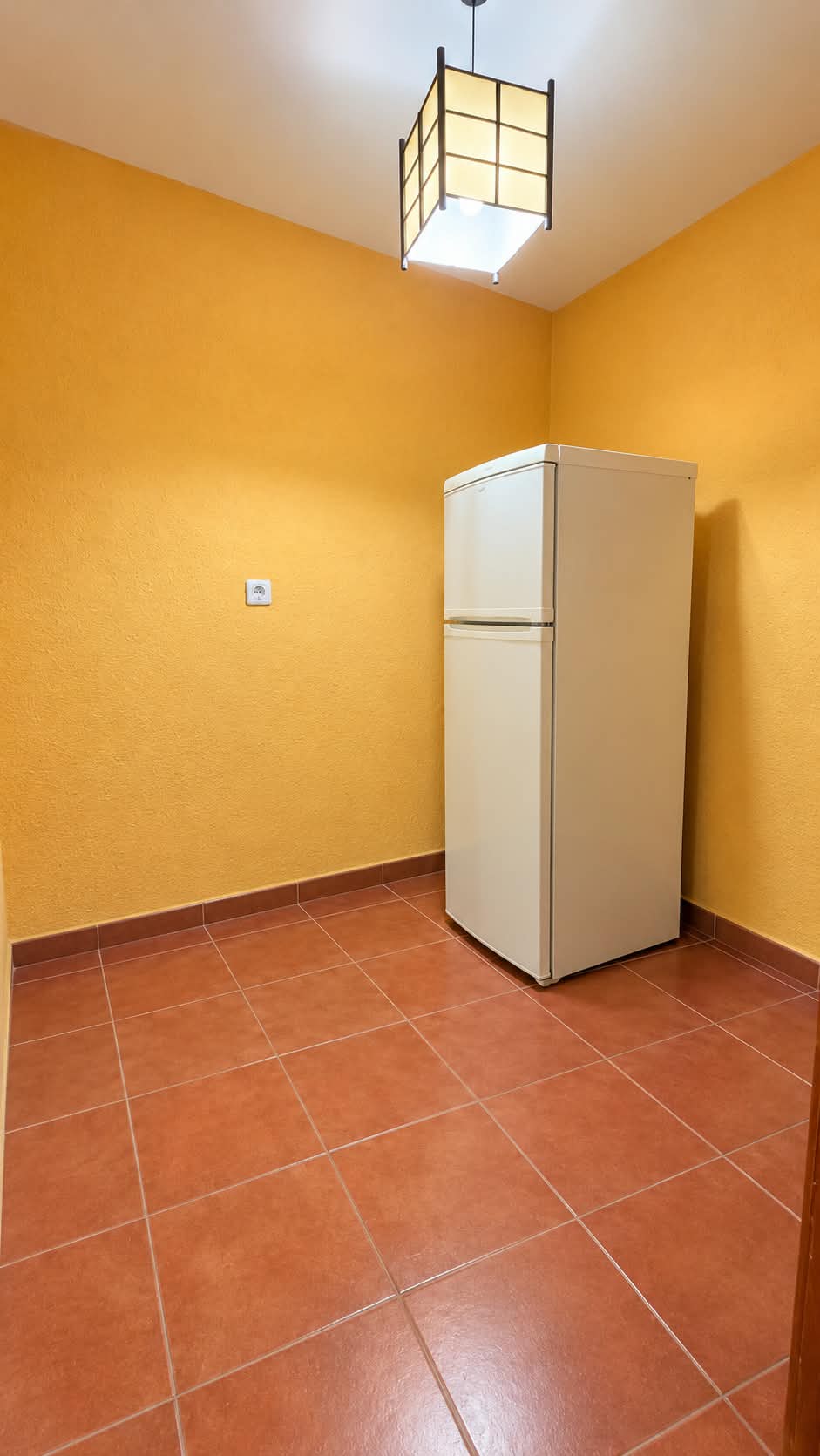 CASA INDEPENDIENTE CON 5 HABITACIONES ADAPTADA PARA ALQUILER DE HABITACIONES EN PARLA – ZONA CENTRO — Casalia Inmobiliaria, Parla (foto 44 de 47)