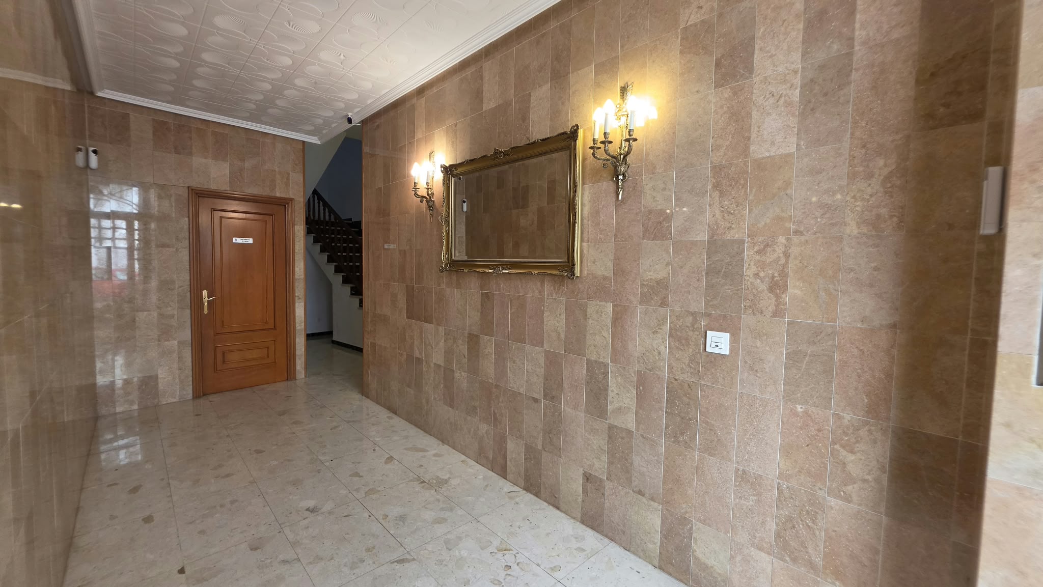 CASA INDEPENDIENTE CON 5 HABITACIONES ADAPTADA PARA ALQUILER DE HABITACIONES EN PARLA – ZONA CENTRO — Casalia Inmobiliaria, Parla (foto 46 de 47)