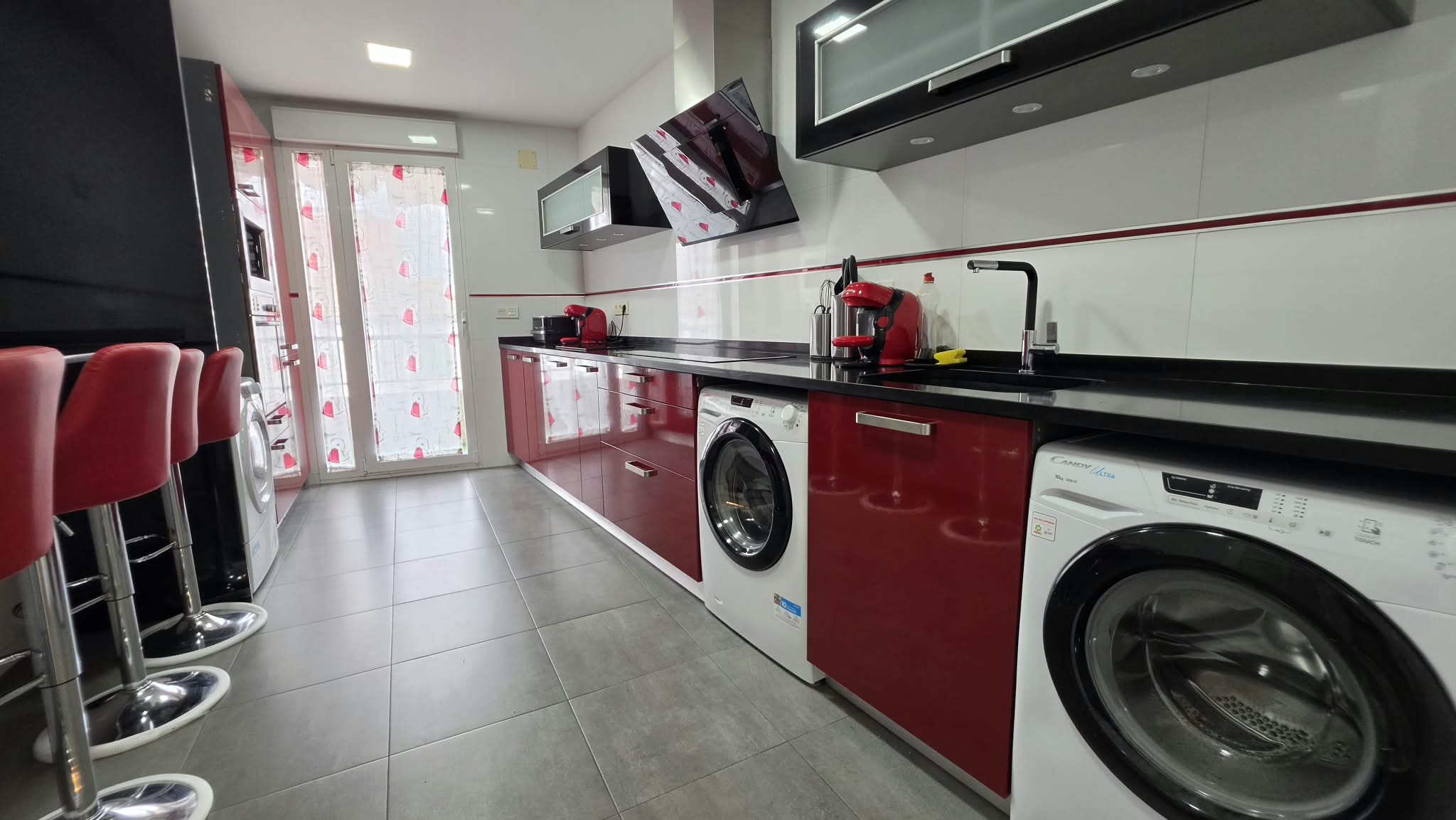 CASA INDEPENDIENTE CON 5 HABITACIONES ADAPTADA PARA ALQUILER DE HABITACIONES EN PARLA – ZONA CENTRO — Casalia Inmobiliaria, Parla (foto 9 de 47)