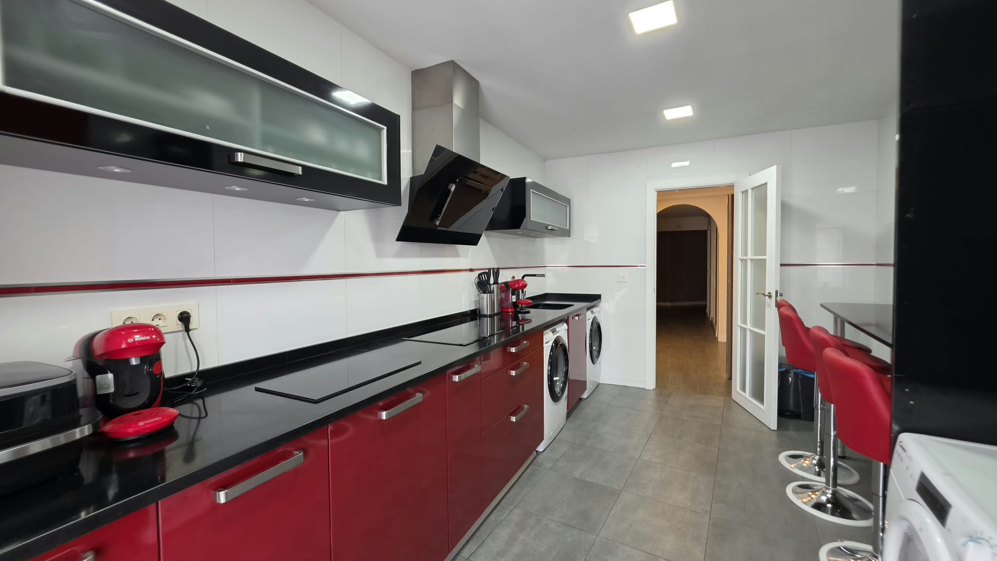 CASA INDEPENDIENTE CON 5 HABITACIONES ADAPTADA PARA ALQUILER DE HABITACIONES EN PARLA – ZONA CENTRO — Casalia Inmobiliaria, Parla (foto 10 de 47)