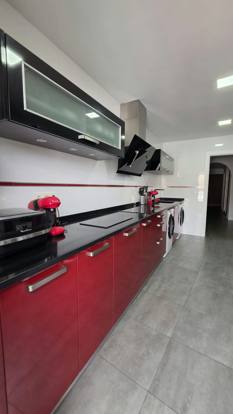 CASA INDEPENDIENTE CON 5 HABITACIONES ADAPTADA PARA ALQUILER DE HABITACIONES EN PARLA – ZONA CENTRO — Casalia Inmobiliaria, Parla (foto 11 de 47)