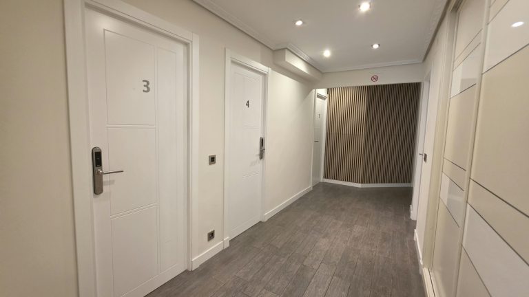 CASA INDEPENDIENTE CON 5 HABITACIONES ADAPTADA PARA ALQUILER DE HABITACIONES EN PARLA – ZONA CENTRO — Casalia Inmobiliaria, Parla (foto 14 de 47)