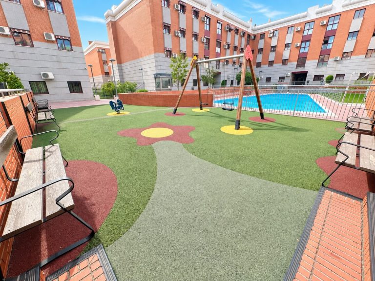 PISO EN UNA DE LAS MEJORES URBANIZACIONES DE PARLA, DE 3 DORMITORIOS, 2 BAÑOS, GARAJE, PISCINA. — Casalia Inmobiliaria, Parla (foto 3 de 21)