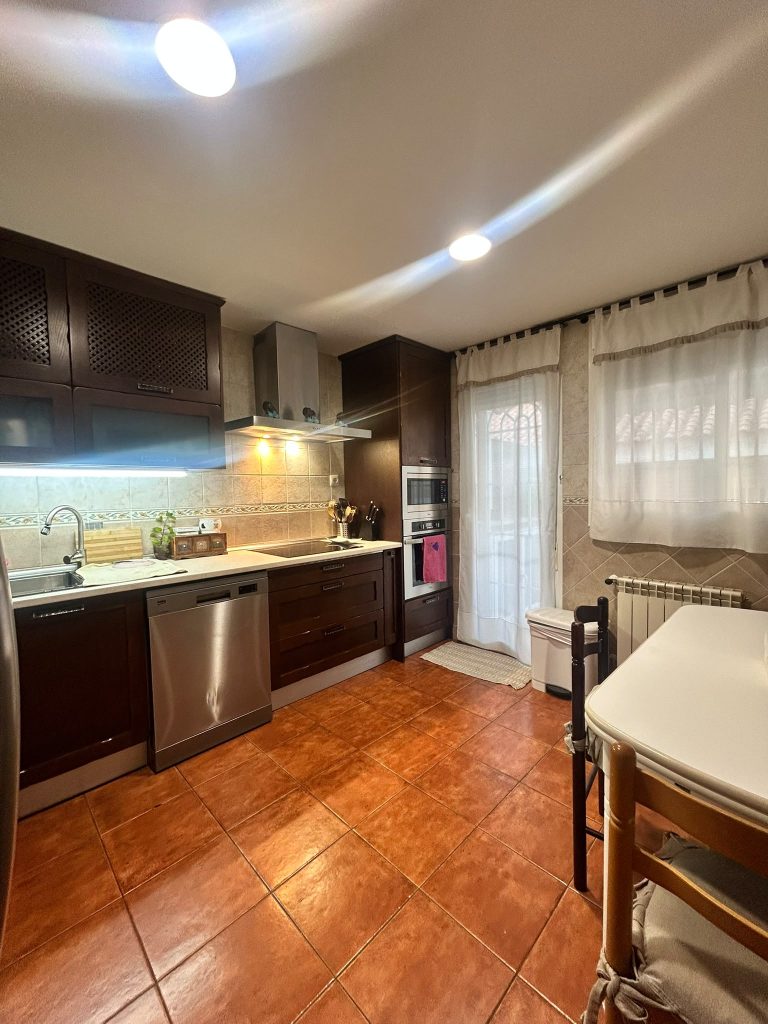 ESPECTACULAR CHALET EN EL LEGUARIO – PARLA — Casalia Inmobiliaria, Parla (foto 15 de 36)
