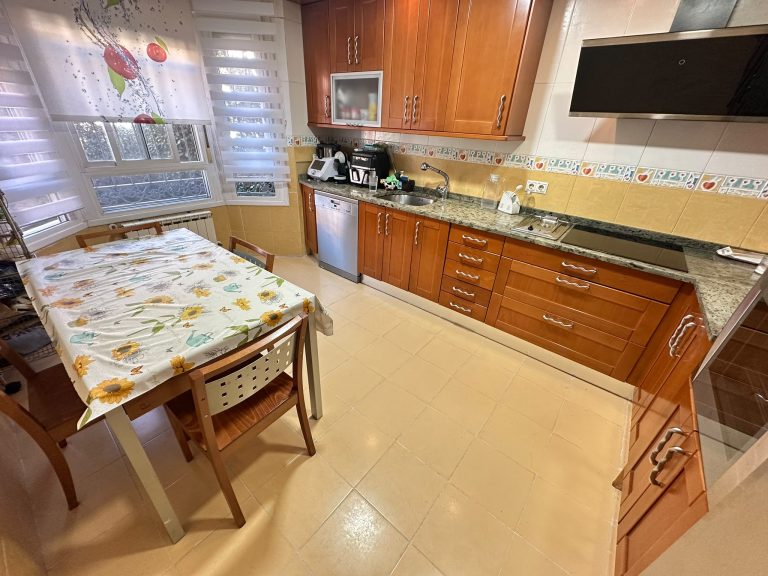 ESPECTACULAR CHALET DE 4 PLANTAS CON PISCINA PRIVADA EN LA ERMITA – PARLA — Casalia Inmobiliaria, Parla (foto 9 de 36)
