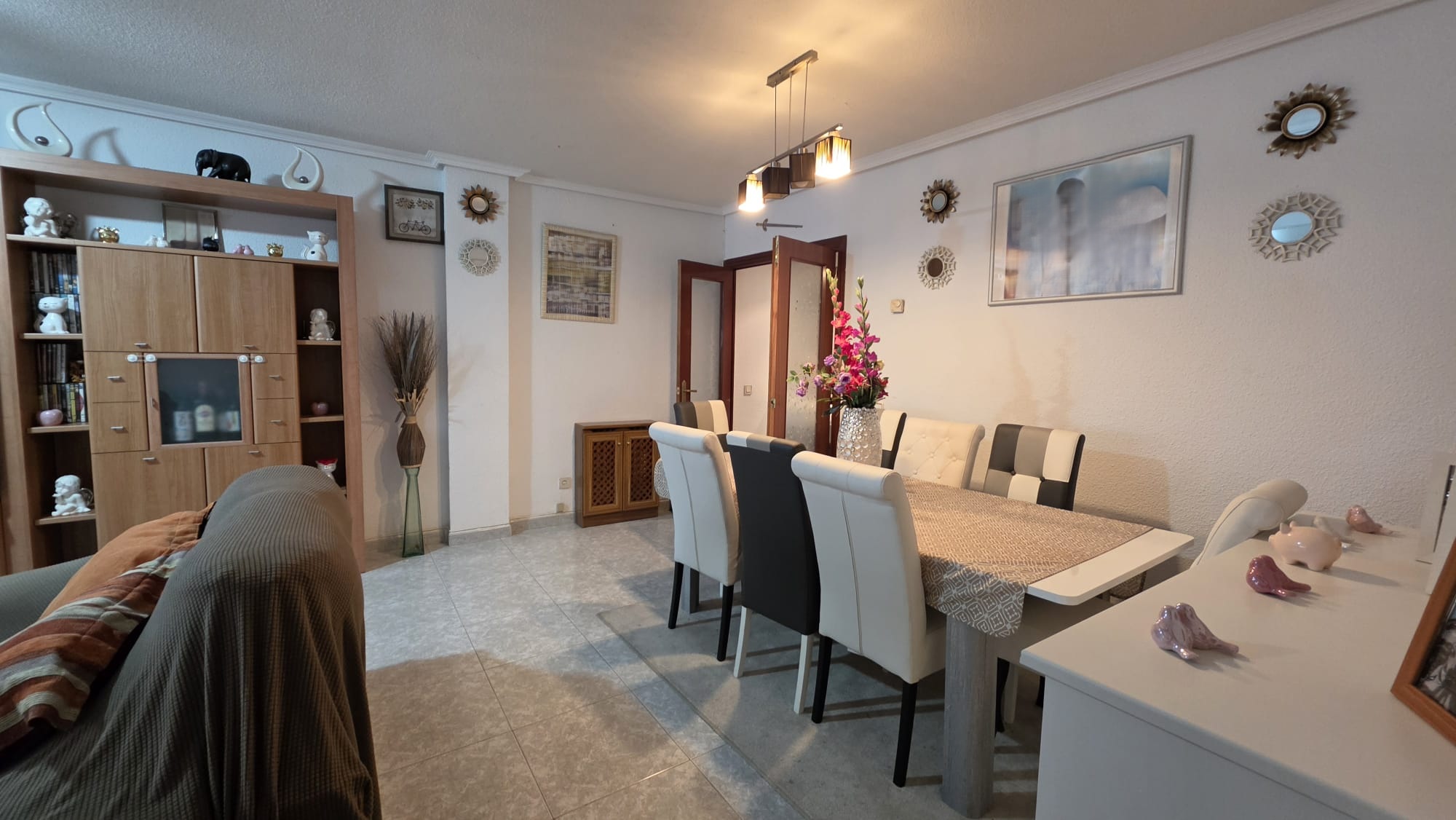 PISO EN VENTA DE 3 HABITACIONES, 2 BAÑOS Y ASCENSOR EN ZONA REYES. — Casalia Inmobiliaria, Parla (foto 2 de 22)