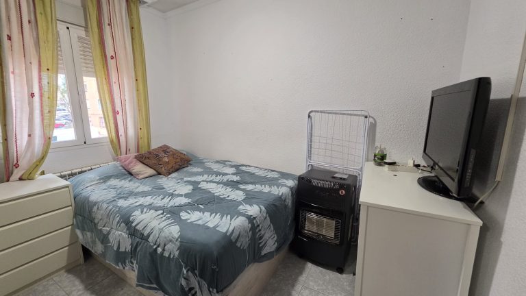 PISO EN VENTA DE 3 HABITACIONES, 2 BAÑOS Y ASCENSOR EN ZONA REYES. — Casalia Inmobiliaria, Parla (foto 20 de 22)