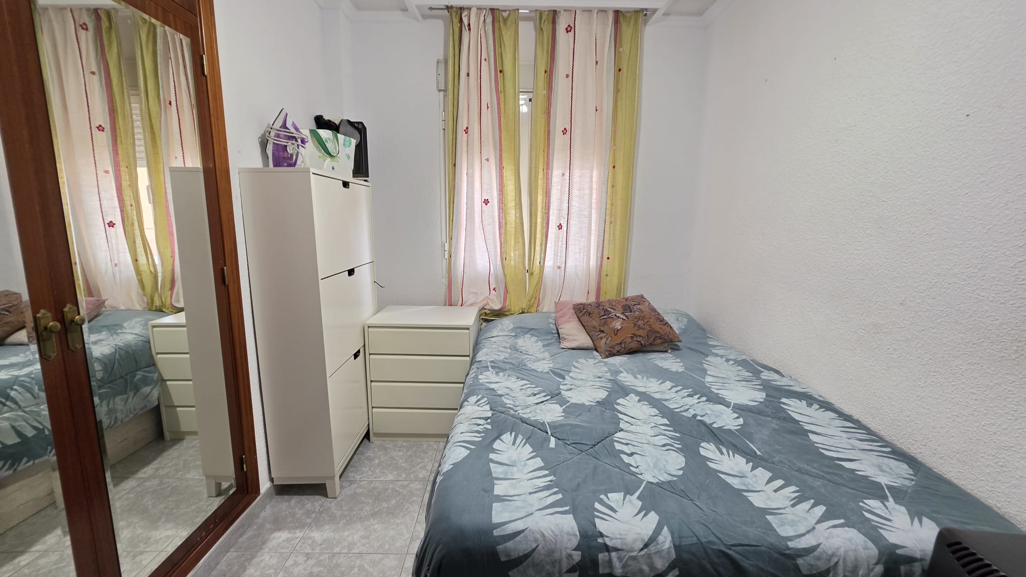 PISO EN VENTA DE 3 HABITACIONES, 2 BAÑOS Y ASCENSOR EN ZONA REYES. — Casalia Inmobiliaria, Parla (foto 19 de 22)