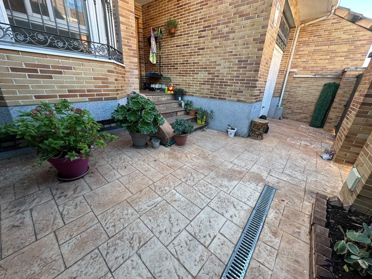 ESPECTACULAR CHALET DE 4 PLANTAS CON PISCINA PRIVADA EN LA ERMITA – PARLA — Casalia Inmobiliaria, Parla (foto 35 de 36)
