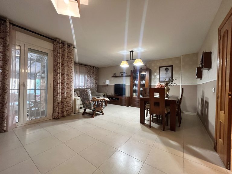 ESPECTACULAR CHALET EN EL LEGUARIO – PARLA — Casalia Inmobiliaria, Parla (foto 11 de 36)