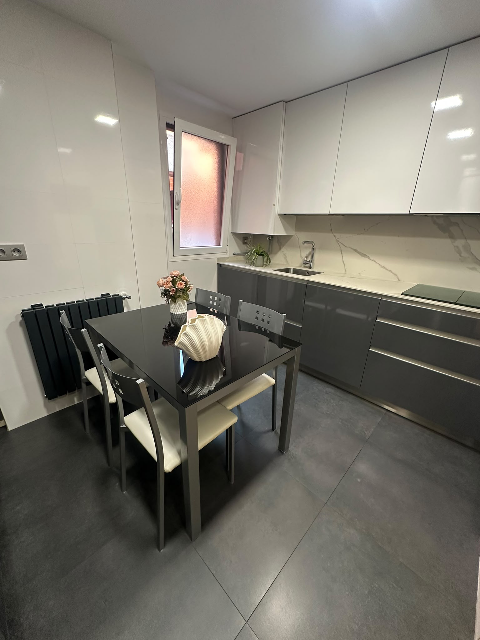 PISO EN UNA DE LAS MEJORES URBANIZACIONES DE PARLA, DE 3 DORMITORIOS, 2 BAÑOS, GARAJE, PISCINA. — Casalia Inmobiliaria, Parla (foto 10 de 21)