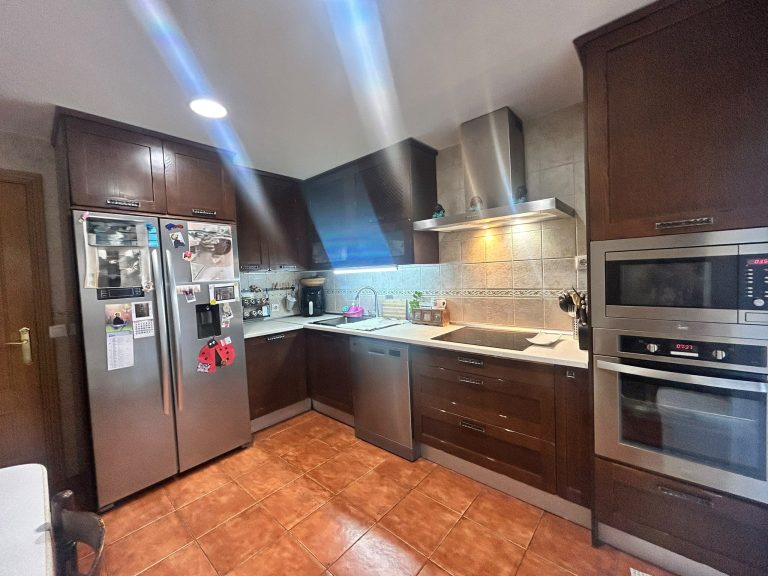 ESPECTACULAR CHALET EN EL LEGUARIO – PARLA — Casalia Inmobiliaria, Parla (foto 13 de 36)