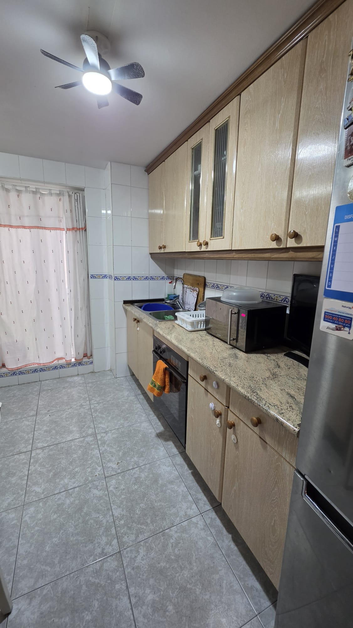 PISO EN VENTA DE 3 HABITACIONES, 2 BAÑOS Y ASCENSOR EN ZONA REYES. — Casalia Inmobiliaria, Parla (foto 5 de 22)