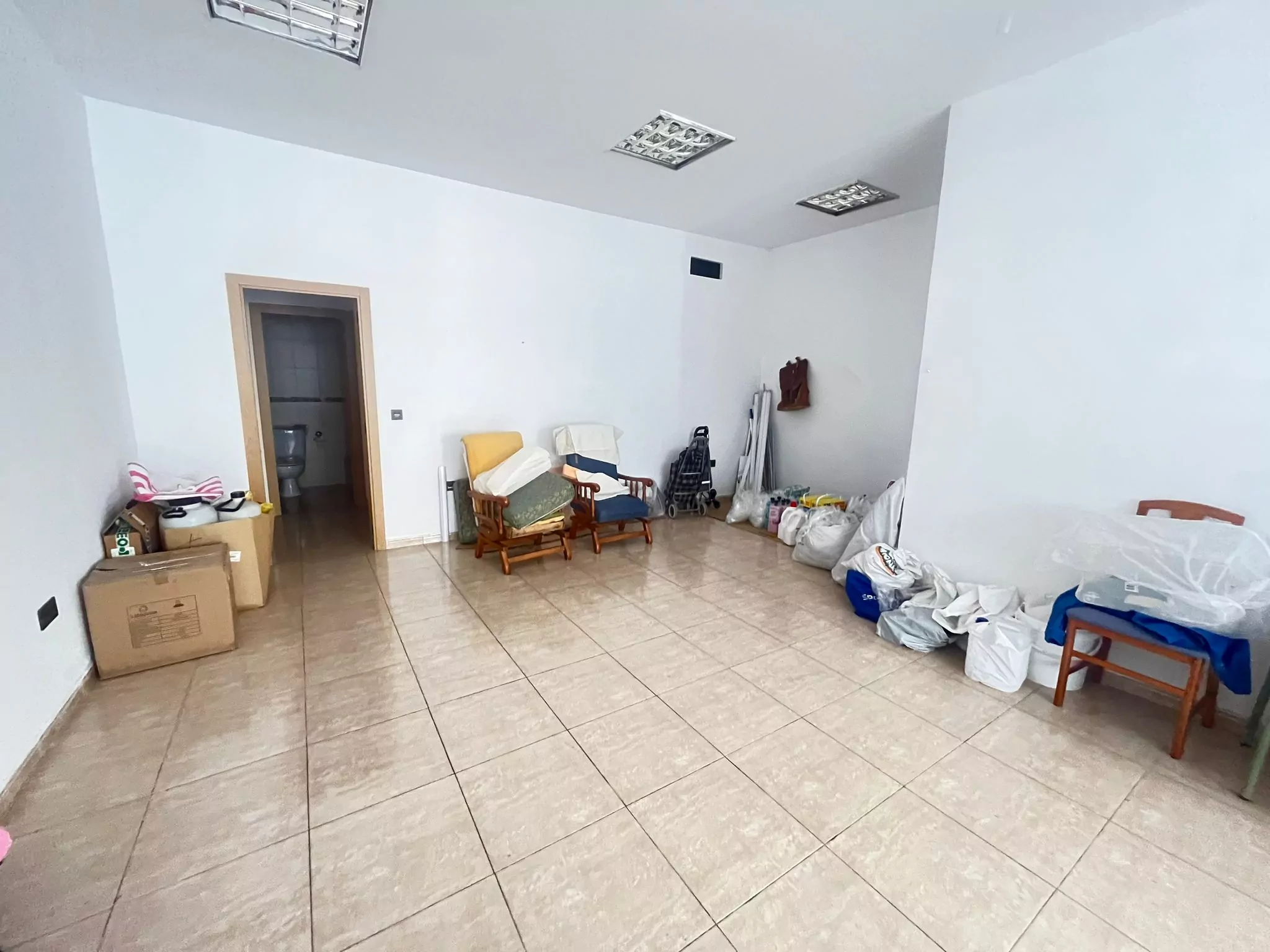 LOCAL COMERCIAL EN PARLA – ZONA CALLE PINTO-SAN ROQUE — Casalia Inmobiliaria, Parla (foto 4 de 7)