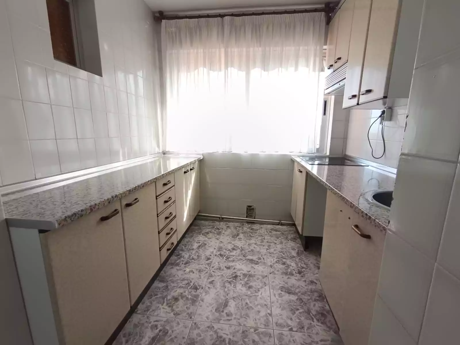 PISO EN VENTA EN PARLA – ZONA REYES CATÓLICOS — Casalia Inmobiliaria, Parla (foto 11 de 24)