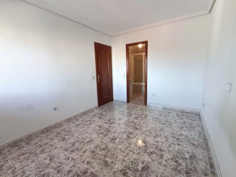 PISO EN VENTA EN PARLA – ZONA REYES CATÓLICOS — Casalia Inmobiliaria, Parla (foto 12 de 24)