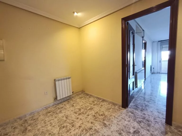 PISO EN VENTA EN PARLA – ZONA REYES CATÓLICOS — Casalia Inmobiliaria, Parla (foto 5 de 24)