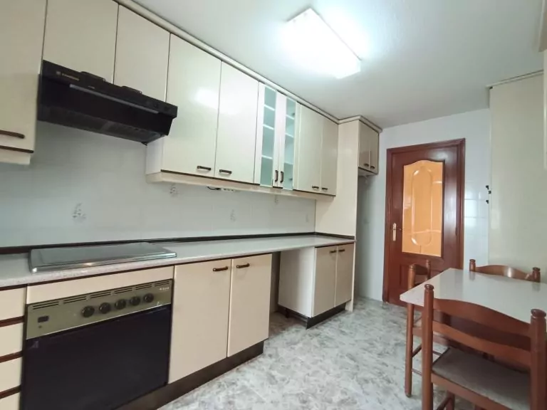 PISO EN VENTA EN PARLA – ZONA REYES CATÓLICOS — Casalia Inmobiliaria, Parla (foto 7 de 24)