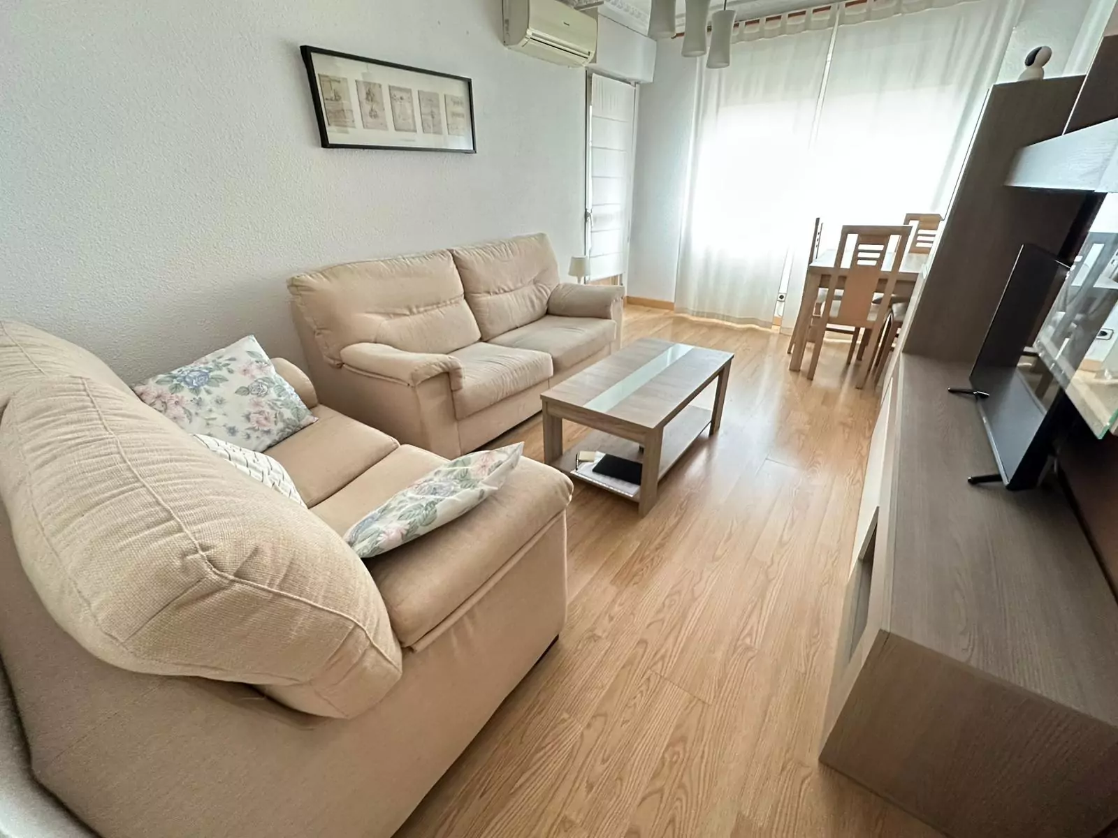 PISO EN VENTA EN PARLA – ZONA REYES CATÓLICOS — Casalia Inmobiliaria, Parla (foto 1 de 24)