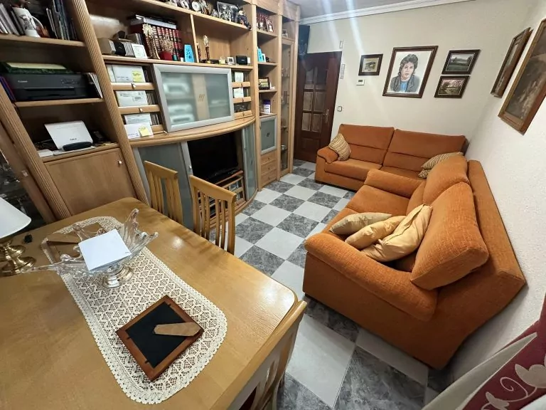PISO BAJO EN VENTA EN PARLA ZONA – EL NIDO LAS FUENTES — Casalia Inmobiliaria, Parla (foto 3 de 18)