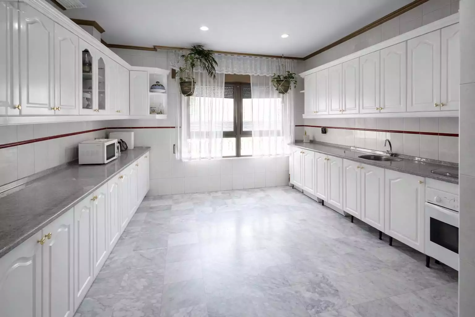 EDIFICIO DE USO MIXTO EN VENTA EN PARLA – ZONA PINTO-SAN ROQUE — Casalia Inmobiliaria, Parla (foto 3 de 21)