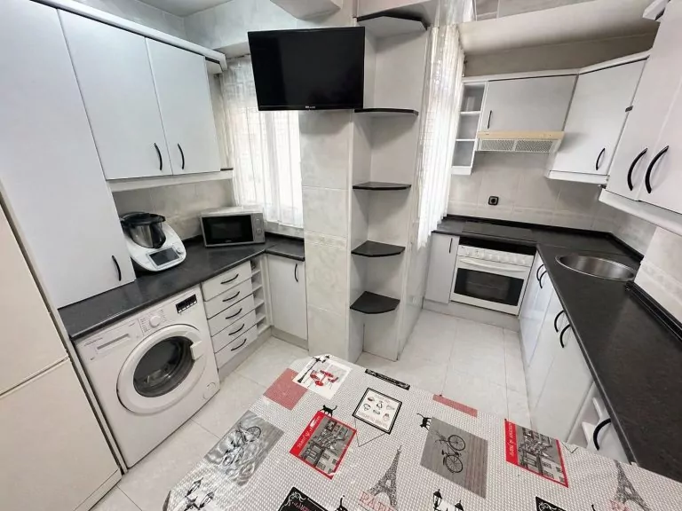 PISO EN VENTA EN PARLA – ZONA FUENTEBELLA — Casalia Inmobiliaria, Parla (foto 5 de 19)