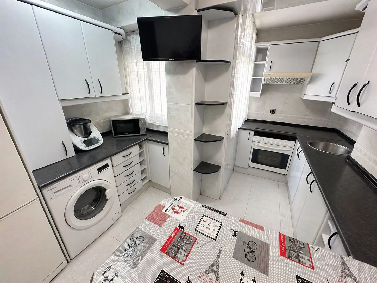 PISO EN VENTA EN PARLA – ZONA FUENTEBELLA — Casalia Inmobiliaria, Parla (foto 5 de 19)