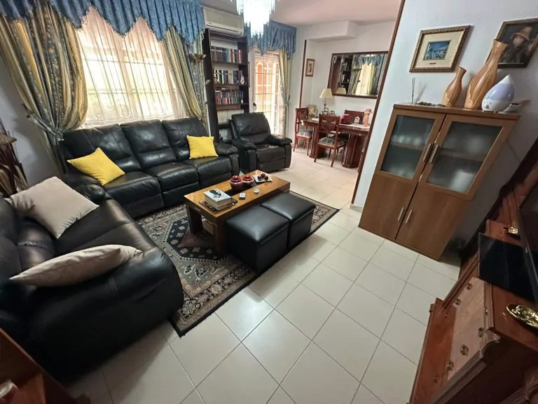 CHALET ADOSADO EN VENTA EN PARLA – ZONA LAS AMÉRICAS — Casalia Inmobiliaria, Parla (foto 11 de 47)