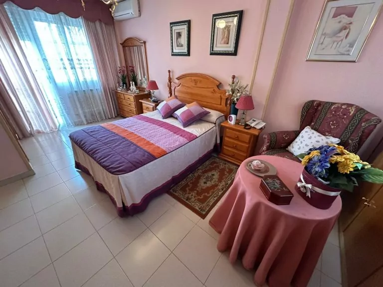 CHALET ADOSADO EN VENTA EN PARLA – ZONA LAS AMÉRICAS — Casalia Inmobiliaria, Parla (foto 25 de 47)