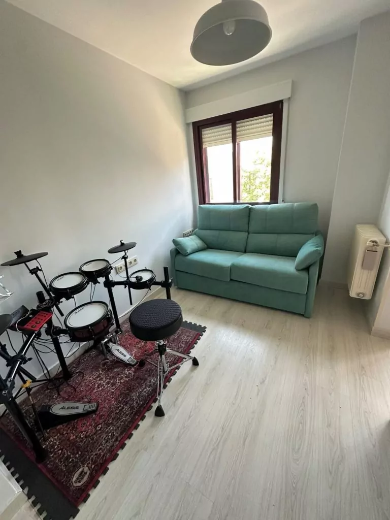 PISO SEMINUEVO VENTA EN PARLA EN LA URBANIZACIÓN ATENAS CON GARAJE-ZONA LAS LAGUNAS — Casalia Inmobiliaria, Parla (foto 32 de 35)