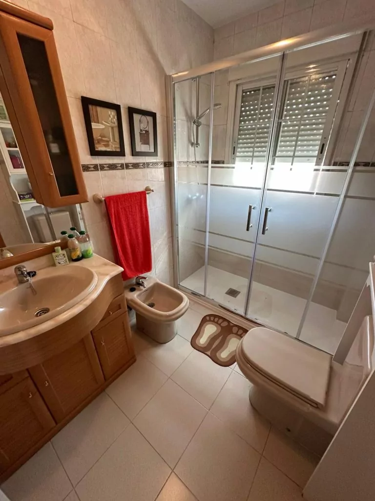 CHALET ADOSADO EN VENTA EN PARLA – ZONA LAS AMÉRICAS — Casalia Inmobiliaria, Parla (foto 28 de 47)