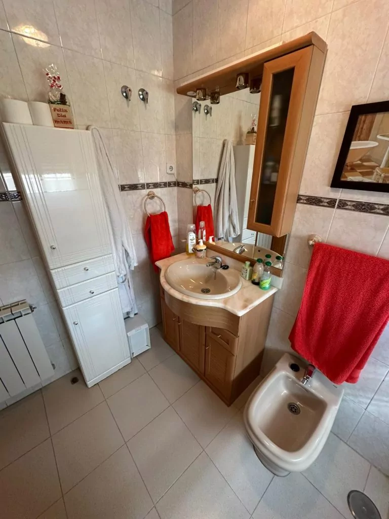 CHALET ADOSADO EN VENTA EN PARLA – ZONA LAS AMÉRICAS — Casalia Inmobiliaria, Parla (foto 29 de 47)