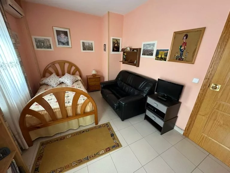 CHALET ADOSADO EN VENTA EN PARLA – ZONA LAS AMÉRICAS — Casalia Inmobiliaria, Parla (foto 31 de 47)