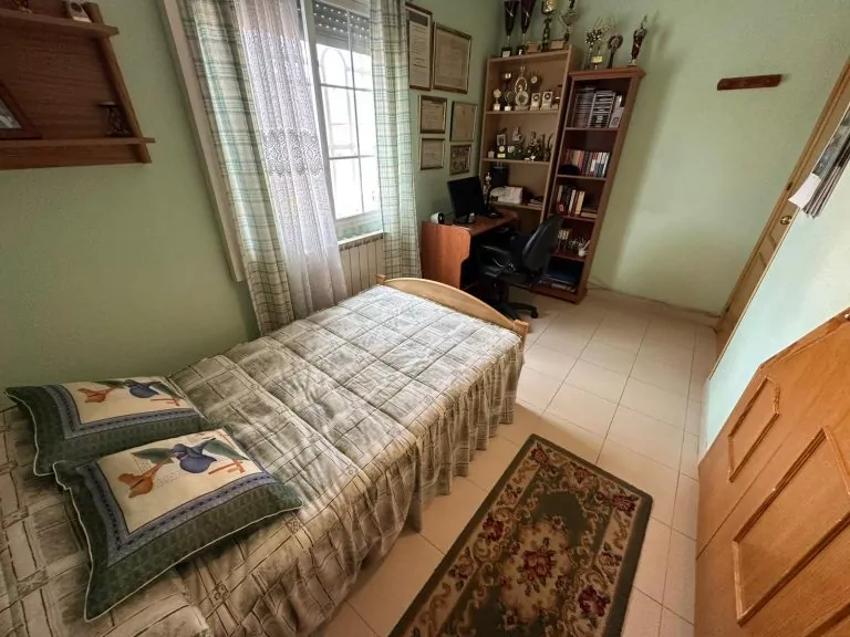 CHALET ADOSADO EN VENTA EN PARLA – ZONA LAS AMÉRICAS — Casalia Inmobiliaria, Parla (foto 33 de 47)