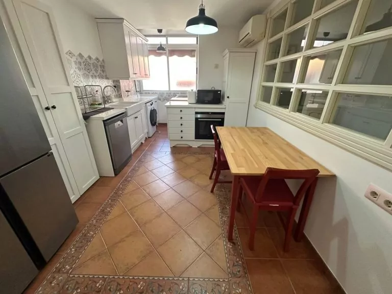 PISO SEMINUEVO VENTA EN PARLA EN LA URBANIZACIÓN ATENAS CON GARAJE-ZONA LAS LAGUNAS — Casalia Inmobiliaria, Parla (foto 4 de 35)