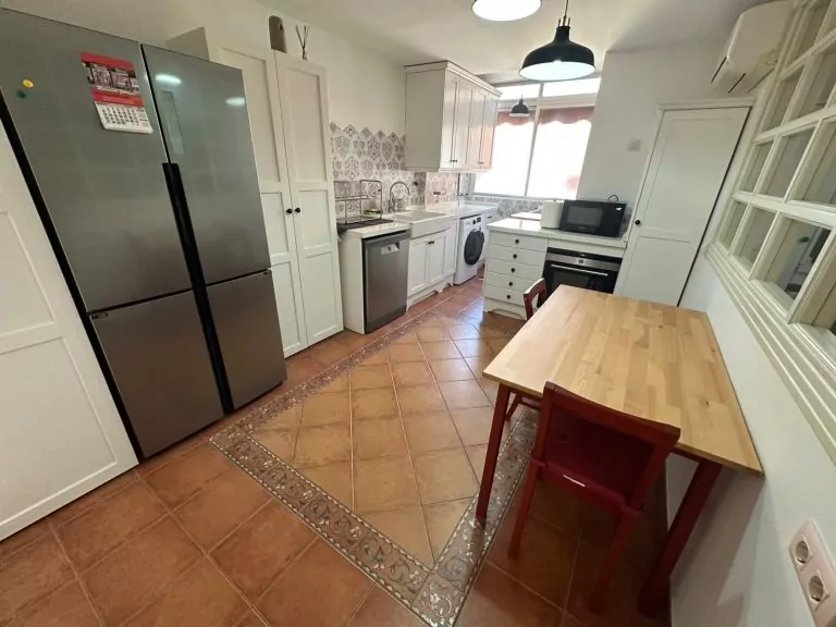 PISO SEMINUEVO VENTA EN PARLA EN LA URBANIZACIÓN ATENAS CON GARAJE-ZONA LAS LAGUNAS — Casalia Inmobiliaria, Parla (foto 3 de 35)
