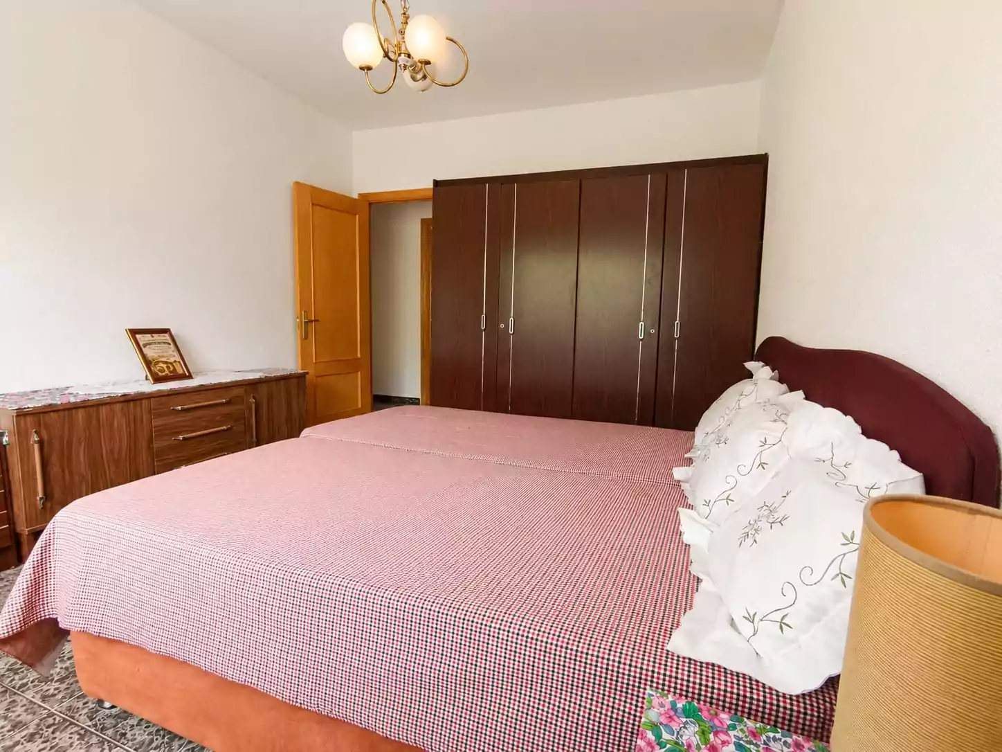 CHALET INDEPENDIENTE CON MÁS DE 1.000 M2 DE PARCELA EN VENTA EN PALOMEQUE-TOLEDO — Casalia Inmobiliaria, Parla (foto 31 de 40)