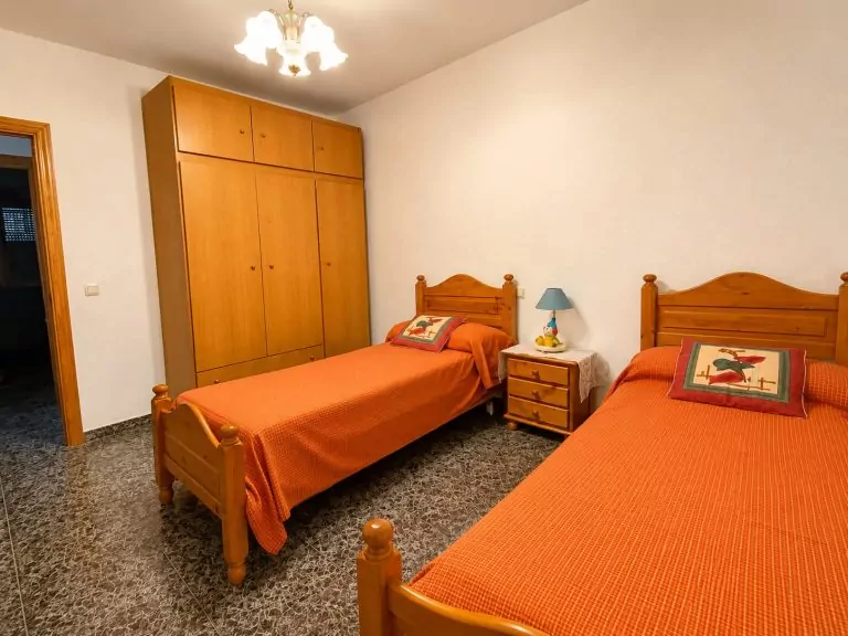CHALET INDEPENDIENTE CON MÁS DE 1.000 M2 DE PARCELA EN VENTA EN PALOMEQUE-TOLEDO — Casalia Inmobiliaria, Parla (foto 32 de 40)