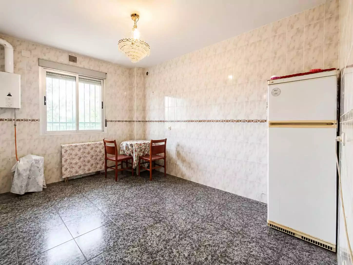 CHALET INDEPENDIENTE CON MÁS DE 1.000 M2 DE PARCELA EN VENTA EN PALOMEQUE-TOLEDO — Casalia Inmobiliaria, Parla (foto 38 de 40)