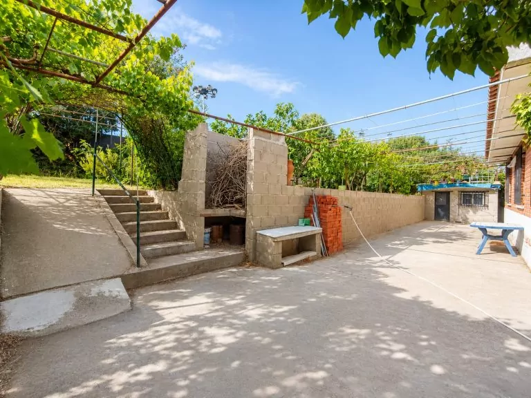 CHALET INDEPENDIENTE CON MÁS DE 1.000 M2 DE PARCELA EN VENTA EN PALOMEQUE-TOLEDO — Casalia Inmobiliaria, Parla (foto 7 de 40)