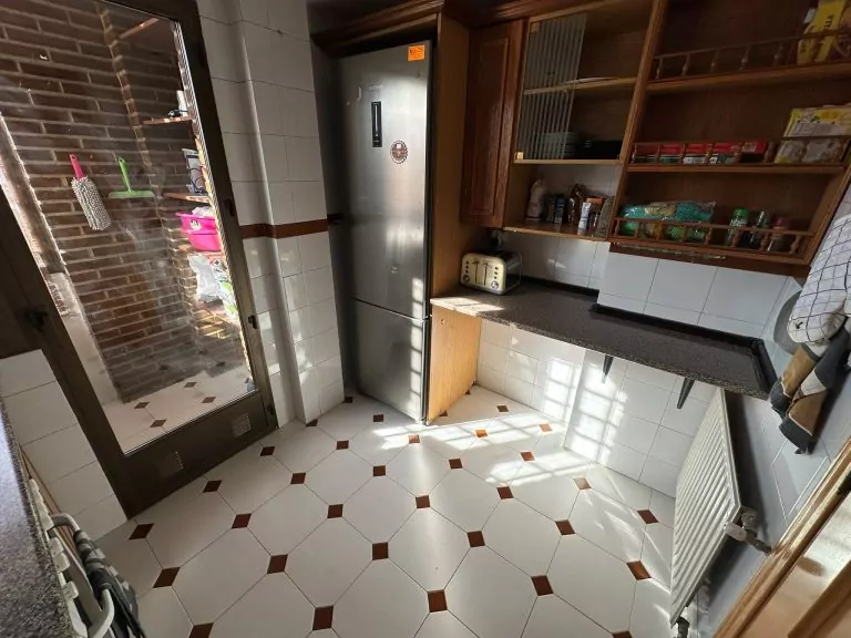 PISO EN VENTA EN PINTO – ZONA BUENOS AIRES — Casalia Inmobiliaria, Parla (foto 8 de 16)