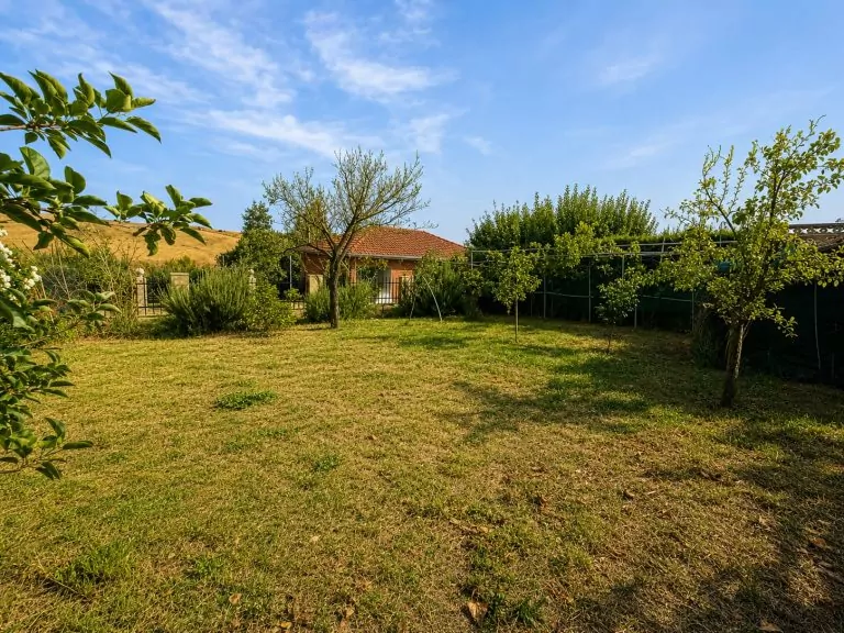 CHALET INDEPENDIENTE CON MÁS DE 1.000 M2 DE PARCELA EN VENTA EN PALOMEQUE-TOLEDO — Casalia Inmobiliaria, Parla (foto 11 de 40)
