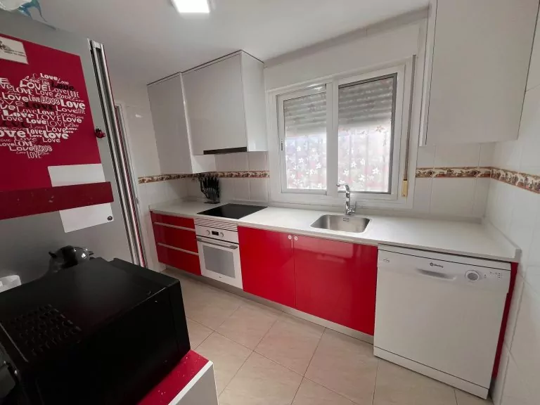 PISO CON PLAZA DE GARAJE EN VENTA EN PARLA – ZONA REYES — Casalia Inmobiliaria, Parla (foto 13 de 42)