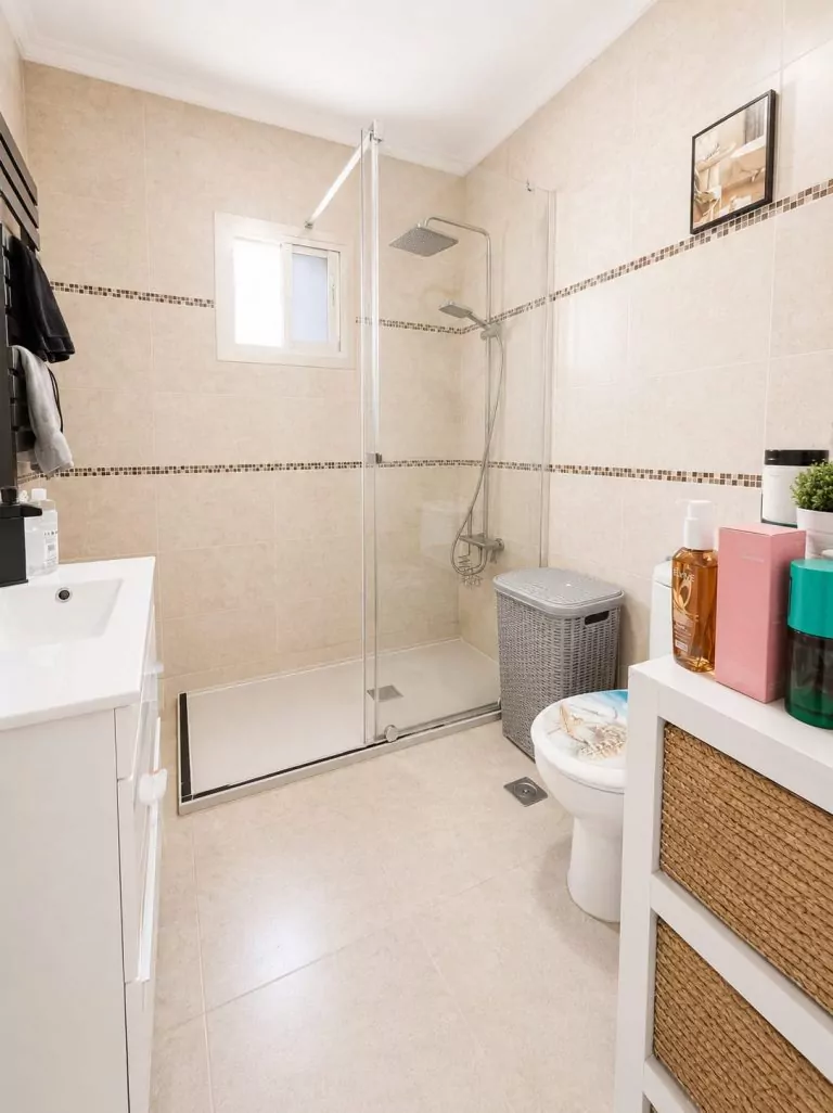 PISO REFORMADO EN VENTA EN PARLA – ZONA REYES — Casalia Inmobiliaria, Parla (foto 16 de 18)