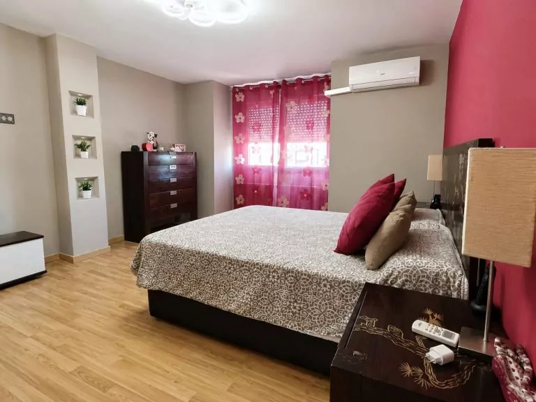 CHALET PAREADO EN VENTA EN ILLESCAS – ZONA EL SEÑORÍO DE ILLESCAS — Casalia Inmobiliaria, Parla (foto 18 de 32)