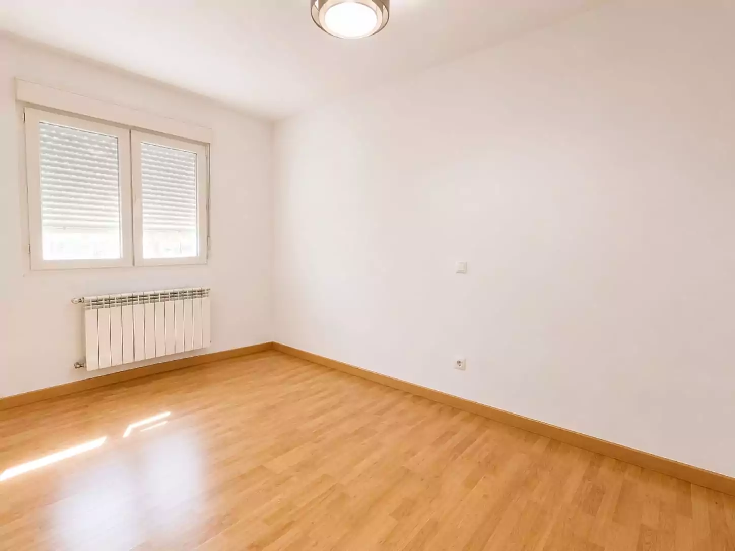 CHALET PAREADO EN VENTA EN ILLESCAS – ZONA EL SEÑORÍO DE ILLESCAS — Casalia Inmobiliaria, Parla (foto 30 de 32)