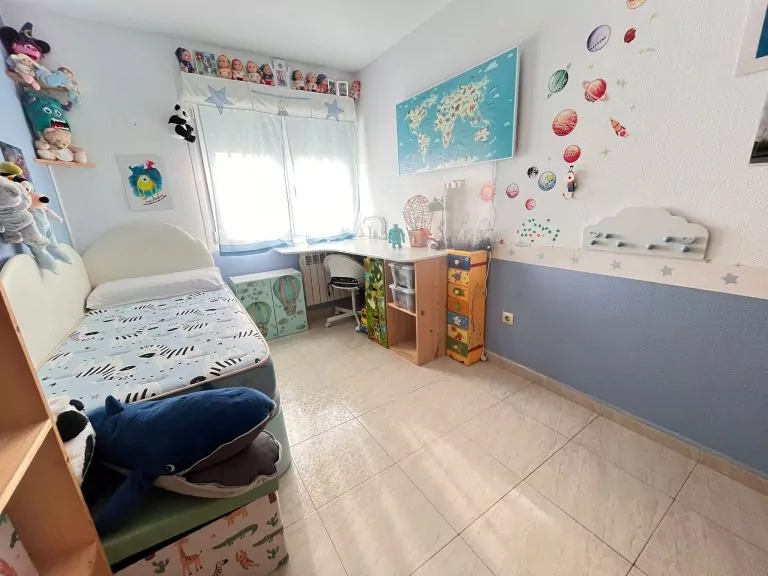 PISO CON PLAZA DE GARAJE EN VENTA EN PARLA – ZONA REYES — Casalia Inmobiliaria, Parla (foto 31 de 42)