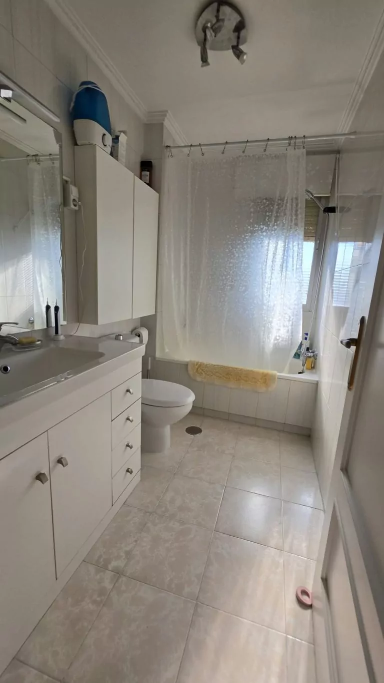 PISO DE 4 HABITACIONES EN VENTA EN PARLA – ZONA REYES CATÓLICOS — Casalia Inmobiliaria, Parla (foto 25 de 27)